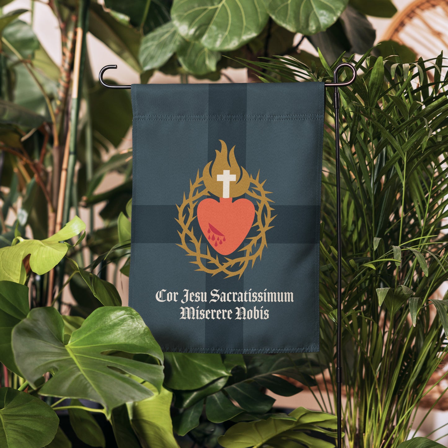 Garden Flag: Sacred Heart, Navy Cross